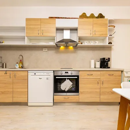 Apartman Peaceful In The Heart Of By Flat Manаger